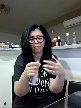 Milf Abigail online show from November 30, 2025, 2:15 am