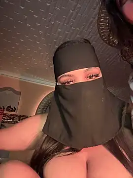 Snapshot of ORLA86 chatting on September 24, 2025, 9:29 pm ORLA86 online show from September 24, 2025, 9:29 pm