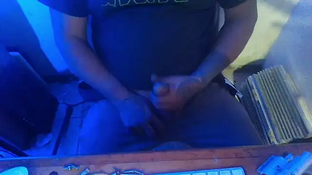 Snapshot of AlanDickson chatting on January 19, 2026, 5:44 am AlanDickson online show from January 19, 2026, 5:44 am