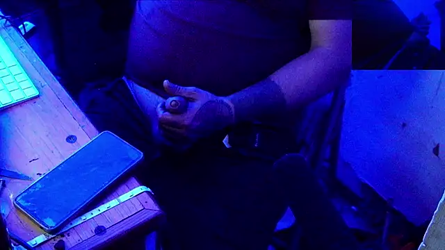 Snapshot of AlanDickson chatting on February 15, 2026, 7:54 pm AlanDickson online show from February 15, 2026, 7:54 pm