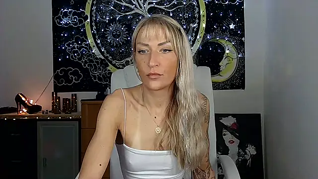 Snapshot of SexxyLiviaa chatting on December 16, 2024, 3:43 pm SexxyLiviaa online show from December 16, 2024, 3:43 pm