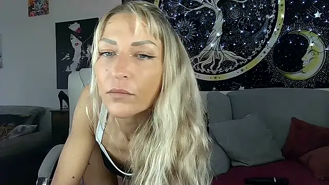 Snapshot of SexxyLiviaa chatting on January 16, 2025, 10:53 am SexxyLiviaa online show from January 16, 2025, 10:53 am