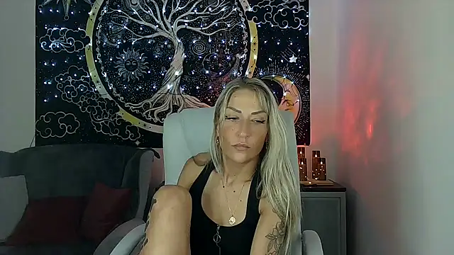 Snapshot of SexxyLiviaa chatting on March 14, 2025, 9:00 pm SexxyLiviaa online show from March 14, 2025, 9:00 pm