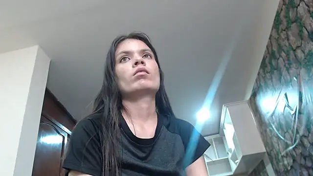 Snapshot of Karla_sweed chatting on March 5, 2025, 12:49 am Karla sweed online show from March 5, 2025, 12:49 am