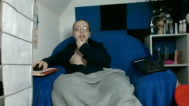 Isabella Geney online show from March 31, 2026, 8:53 pm