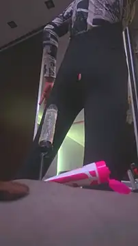 BodyandlegginLover online show from September 18, 2025, 3:03 pm