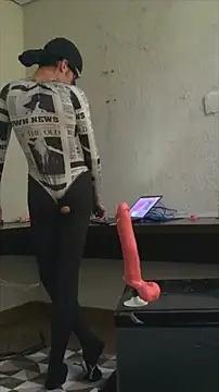 BodyandlegginLover online show from January 5, 2026, 5:27 pm