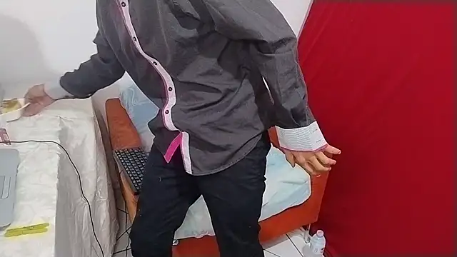 UncutToyBoy23cm online show from March 23, 2025, 5:00 am