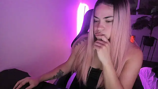 MelSaunders online show from December 23, 2025, 12:52 am