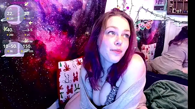 EverlyEster online show from February 4, 2025, 6:38 pm