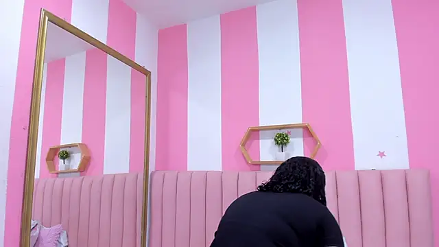 ISABELLA 020 online show from March 22, 2025, 11:53 am