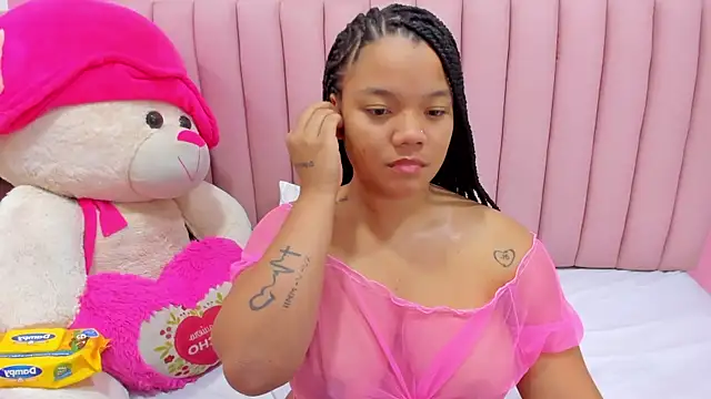 ISABELLA 020 online show from October 9, 2025, 12:25 pm