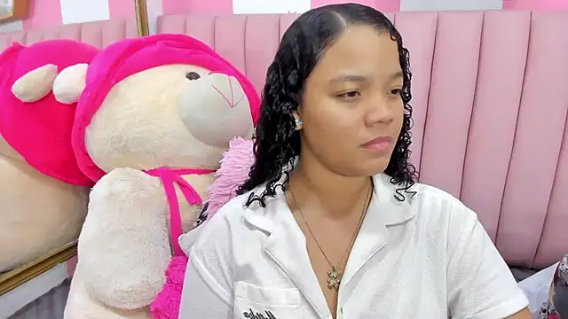 ISABELLA 020 online show from November 24, 2025, 1:55 pm