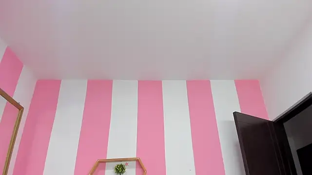 ISABELLA 020 online show from February 9, 2026, 11:58 am