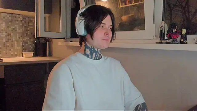  torfin  online show from April 5, 2026, 10:40 pm