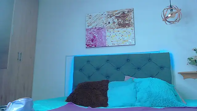 Kim clark1 online show from January 15, 2025, 5:47 pm