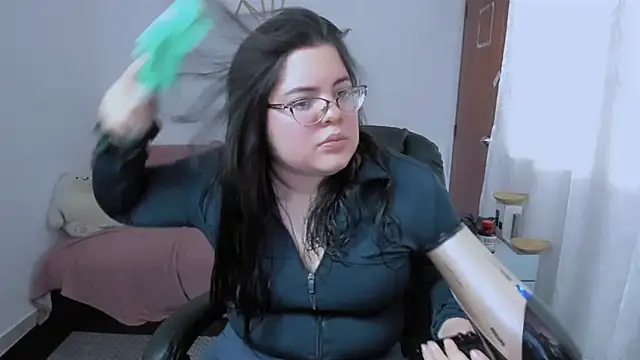 Aria Fullbuster online show from November 30, 2025, 7:51 pm