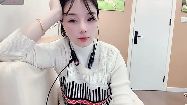 AKiKi711 online show from February 8, 2026, 4:38 am