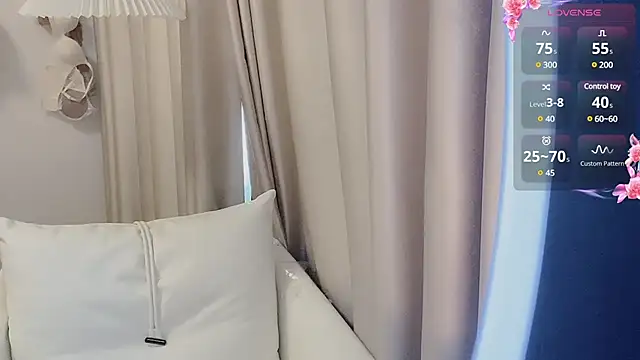 Snapshot of NIna-7 chatting on March 22, 2025, 6:22 am NIna-7 online show from March 22, 2025, 6:22 am