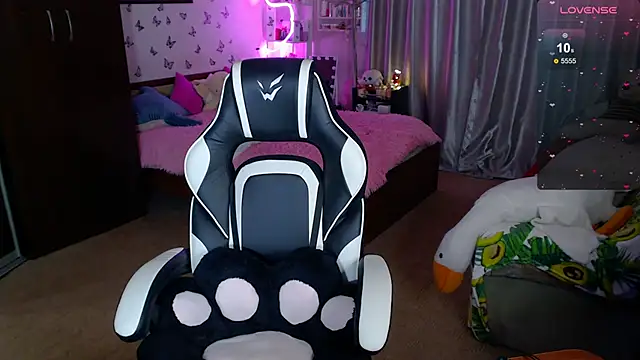 Sidney blush online show from February 17, 2026, 5:26 am