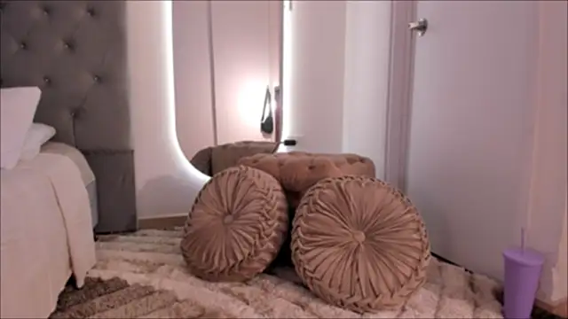 Lexie-red online show from February 3, 2025, 9:39 pm