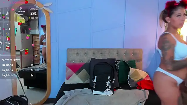 Snapshot of Georgina-coule chatting on January 23, 2025, 6:14 pm Georgina-coule online show from January 23, 2025, 6:14 pm