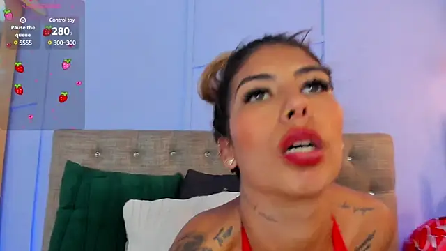 Snapshot of Georgina-coule chatting on February 17, 2025, 6:26 pm Georgina-coule online show from February 17, 2025, 6:26 pm