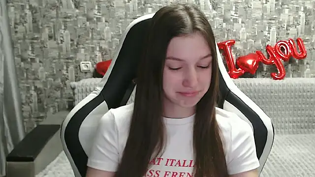 Snapshot of MissMiaCutie chatting on March 11, 2025, 4:07 pm MissMiaCutie online show from March 11, 2025, 4:07 pm