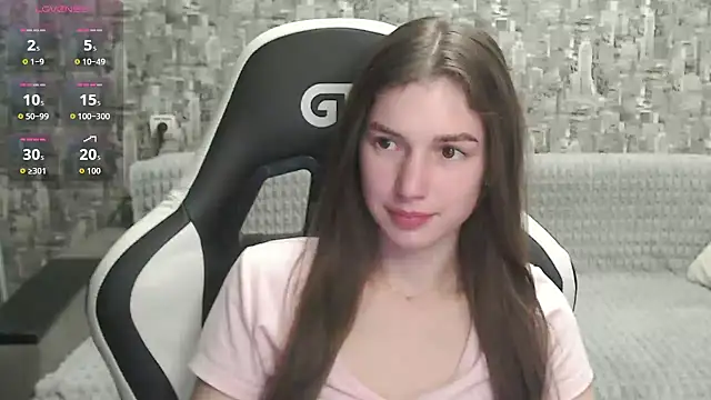 Snapshot of MissMiaCutie chatting on September 16, 2025, 4:30 pm MissMiaCutie online show from September 16, 2025, 4:30 pm