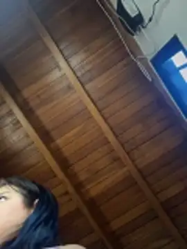 Kylie2211 online show from November 21, 2025, 11:09 am