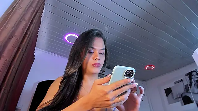 Snapshot of LatinVenuz chatting on February 19, 2025, 3:16 pm LatinVenuz online show from February 19, 2025, 3:16 pm