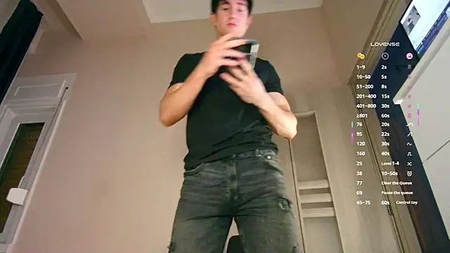 ChristianLevine  online show from December 17, 2025, 3:40 pm