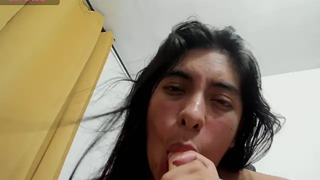 miss eylens online show from May 12, 2026, 8:33 am