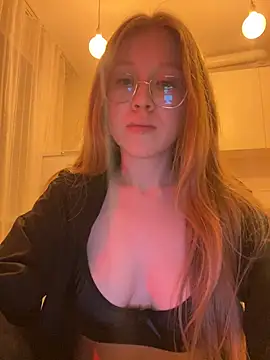 Eva Weyne online show from February 9, 2025, 5:33 pm