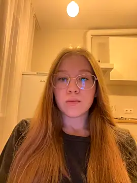 Eva Weyne online show from November 17, 2025, 8:25 pm