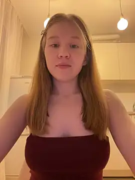 Snapshot of Eva_Weyne chatting on April 28, 2026, 9:20 pm Eva Weyne online show from April 28, 2026, 9:20 pm