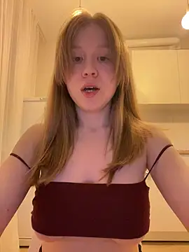 Snapshot of Eva_Weyne chatting on May 13, 2026, 8:27 pm Eva Weyne online show from May 13, 2026, 8:27 pm