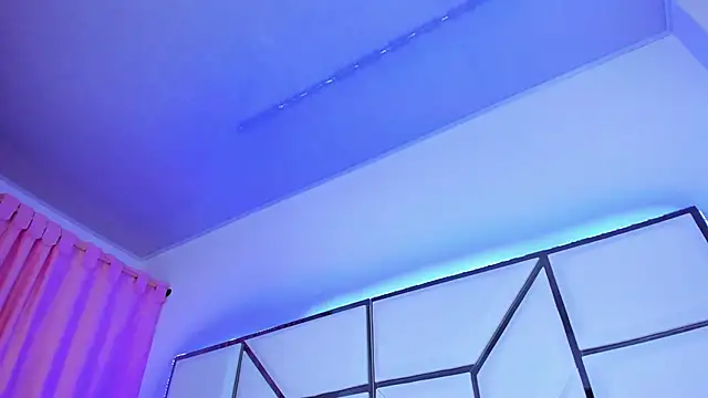 SarayRoyse online show from February 3, 2025, 7:10 pm