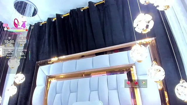 SarayRoyse online show from November 15, 2025, 7:32 pm