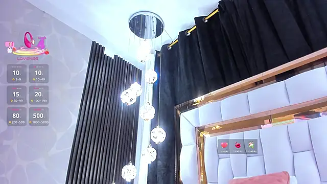 SarayRoyse online show from February 28, 2026, 7:37 pm