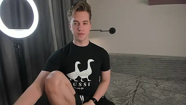 AustinButler online show from December 1, 2024, 7:58 pm