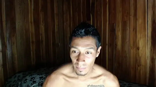Snapshot of DEMARCOUS_NM chatting on April 22, 2026, 11:28 pm DEMARCOUS NM online show from April 22, 2026, 11:28 pm