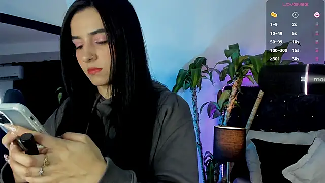 Snapshot of devlin_violett chatting on January 4, 2025, 4:33 am devlin violett online show from January 4, 2025, 4:33 am