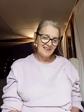 irinamaux online show from October 29, 2025, 11:23 am