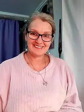 irinamaux online show from January 17, 2026, 8:23 pm