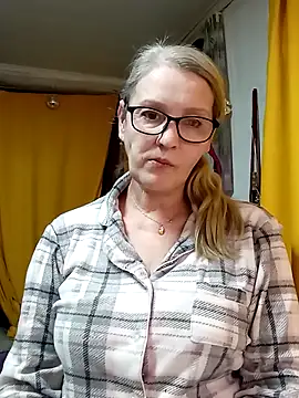 irinamaux online show from March 22, 2026, 5:05 pm