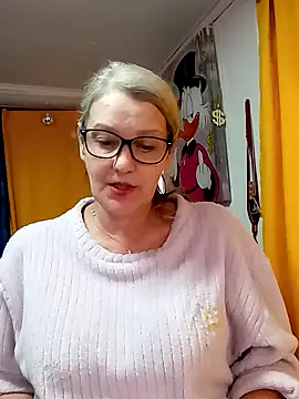 irinamaux online show from March 29, 2026, 12:05 pm