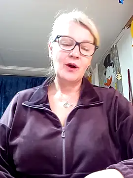 irinamaux online show from April 15, 2026, 2:07 am