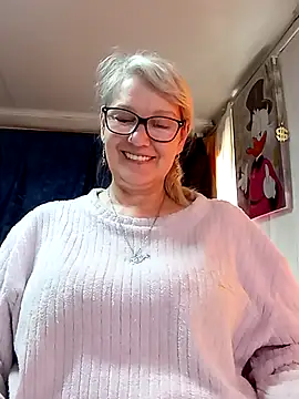 irinamaux online show from May 16, 2026, 6:54 am