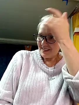 irinamaux online show from May 26, 2026, 3:52 pm